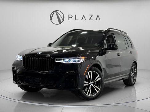 Used 2021 BMW X7 M50i image 1