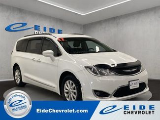 Used 2017 Chrysler Pacifica Touring-L FWD video 1