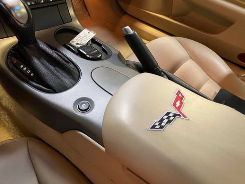 Used 2007 Chevrolet Corvette Coupe w/ Preferred Equipment Group RWD image 17