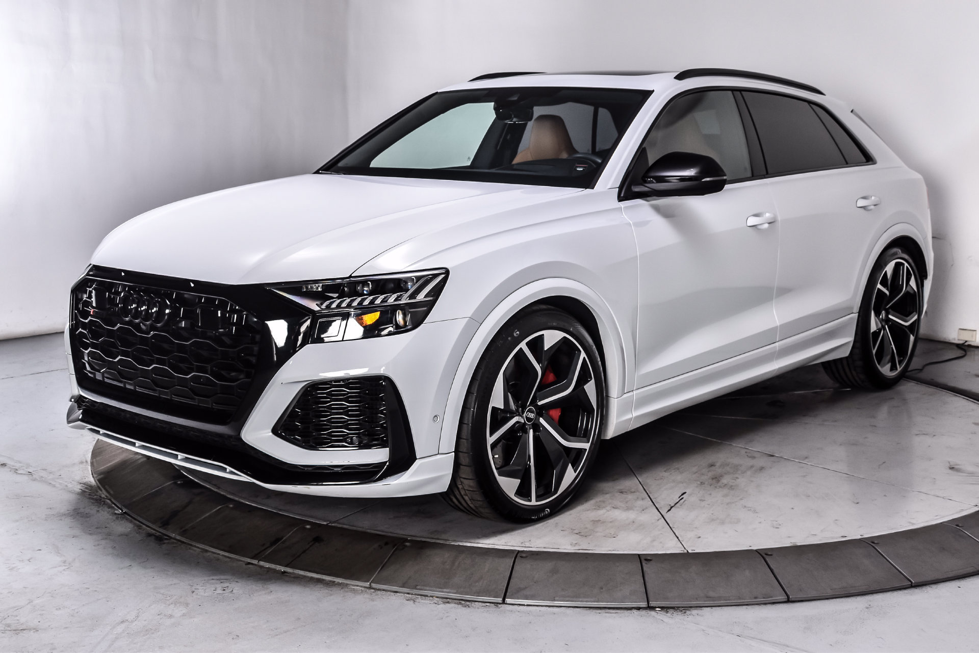 Used 2022 Audi RS Q8 AWD/4WD image 3