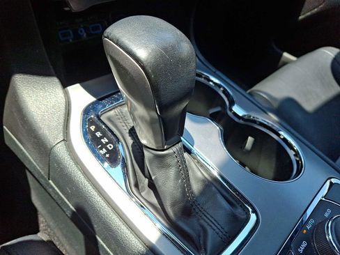 Used 2020 Jeep Grand Cherokee Limited AWD/4WD image 22
