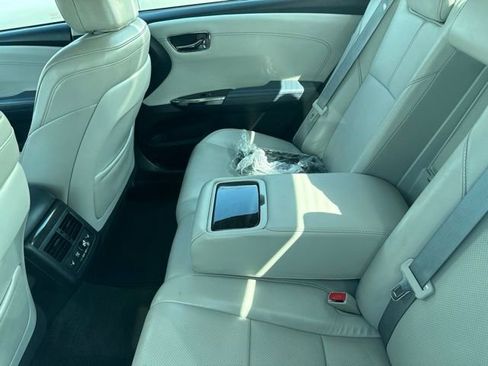 Used 2013 Toyota Avalon Limited FWD image 9