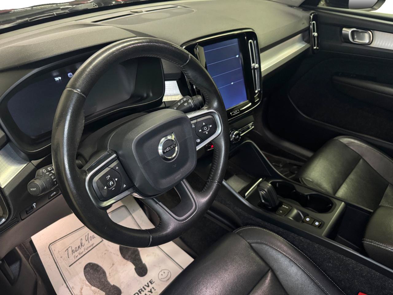 Used 2019 Volvo XC40 T5 Momentum AWD/4WD image 3