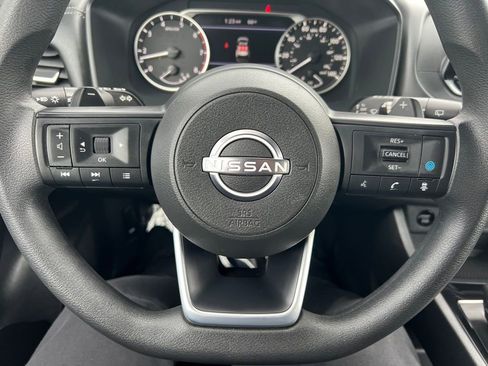 Used 2024 Nissan Rogue SV image 19