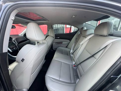 Used 2019 Ford Fusion SE FWD image 11