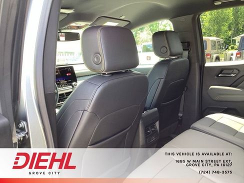 Used 2025 Chevrolet Colorado ZR2 AWD/4WD image 19