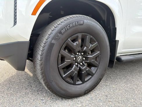 Used 2023 Nissan Frontier SV w/ Midnight Edition Package AWD/4WD image 11