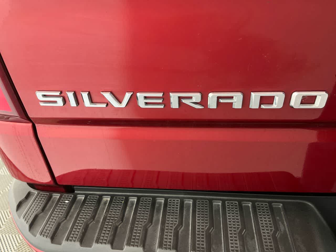 Used 2023 Chevrolet Silverado 1500 RST AWD/4WD image 11
