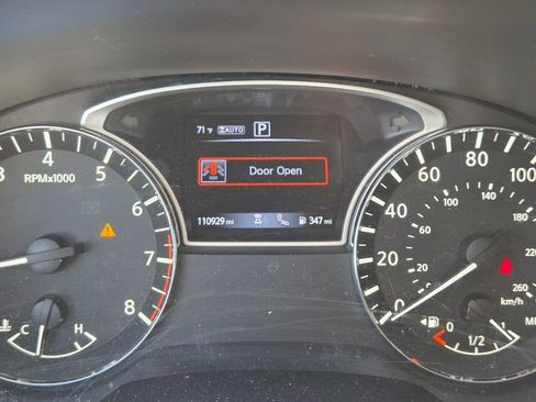 Used 2019 Nissan Pathfinder SV AWD/4WD image 21