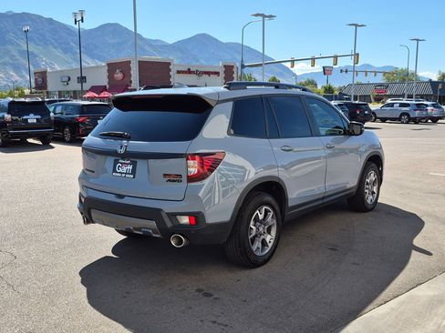 Used 2023 Honda Passport TrailSport image 3