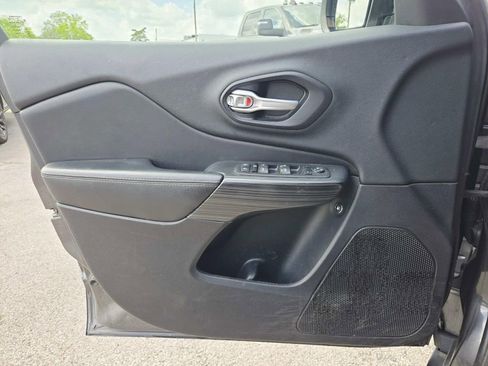 Used 2015 Jeep Cherokee Limited w/ Trailer Tow Group AWD/4WD image 15