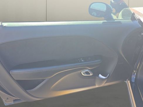 Used 2016 Dodge Challenger SRT w/ Technology Group RWD image 14