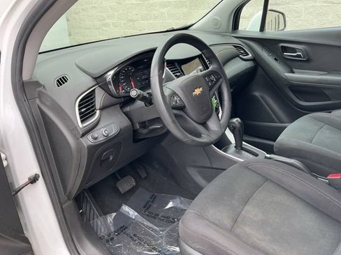 Used 2019 Chevrolet Trax LS w/ Tint and Cruise Package AWD/4WD image 13
