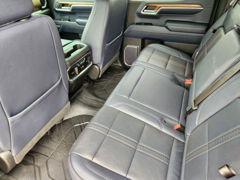 Used 2022 Chevrolet Silverado 1500 High Country w/ High Country Premium Package AWD/4WD image 32
