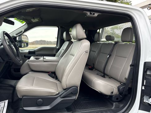 Used 2022 Ford F350 XL w/ Power Equipment Group image 9