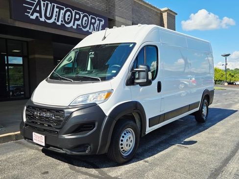 Used 2023 RAM ProMaster 2500 FWD image 3