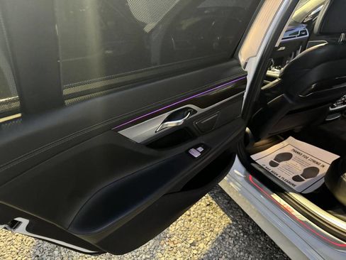 Used 2017 BMW 750i xDrive image 34