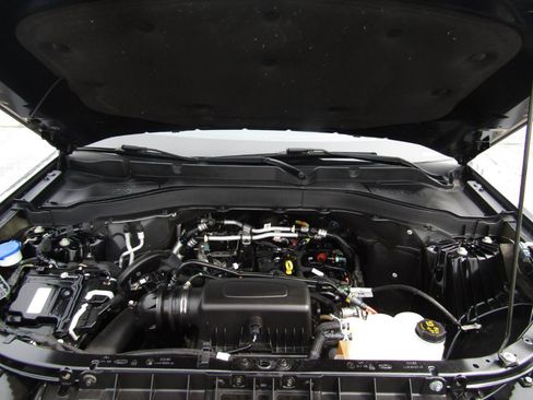 Used 2022 Ford Explorer XLT AWD/4WD image 26