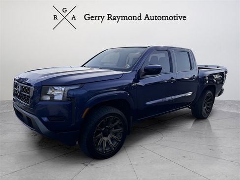 Used 2022 Nissan Frontier SV image 3