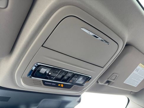 New 2026 Lincoln Corsair Premiere image 18