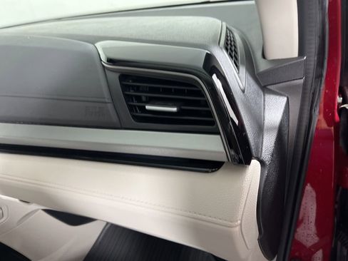 Certified 2025 Honda Odyssey Touring image 10