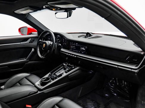 Used 2024 Porsche 911 Carrera w/ Premium Package image 39