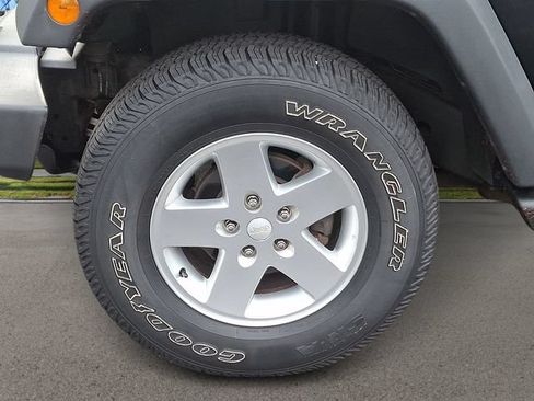 Used 2012 Jeep Wrangler Unlimited Sport AWD/4WD image 7