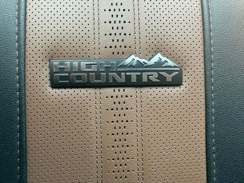 Used 2025 Chevrolet Silverado 2500 High Country w/ High Country Premium Package AWD/4WD image 43