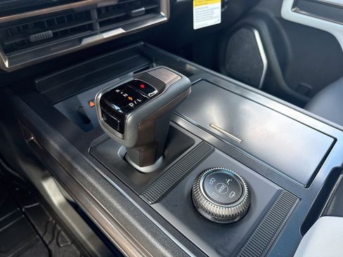 Used 2024 GMC Hummer EV 3X w/ LPO, Illumination Package image 20