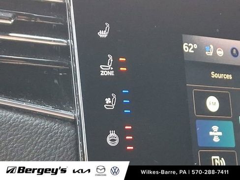 Used 2024 Jeep Wagoneer L 4WD image 27
