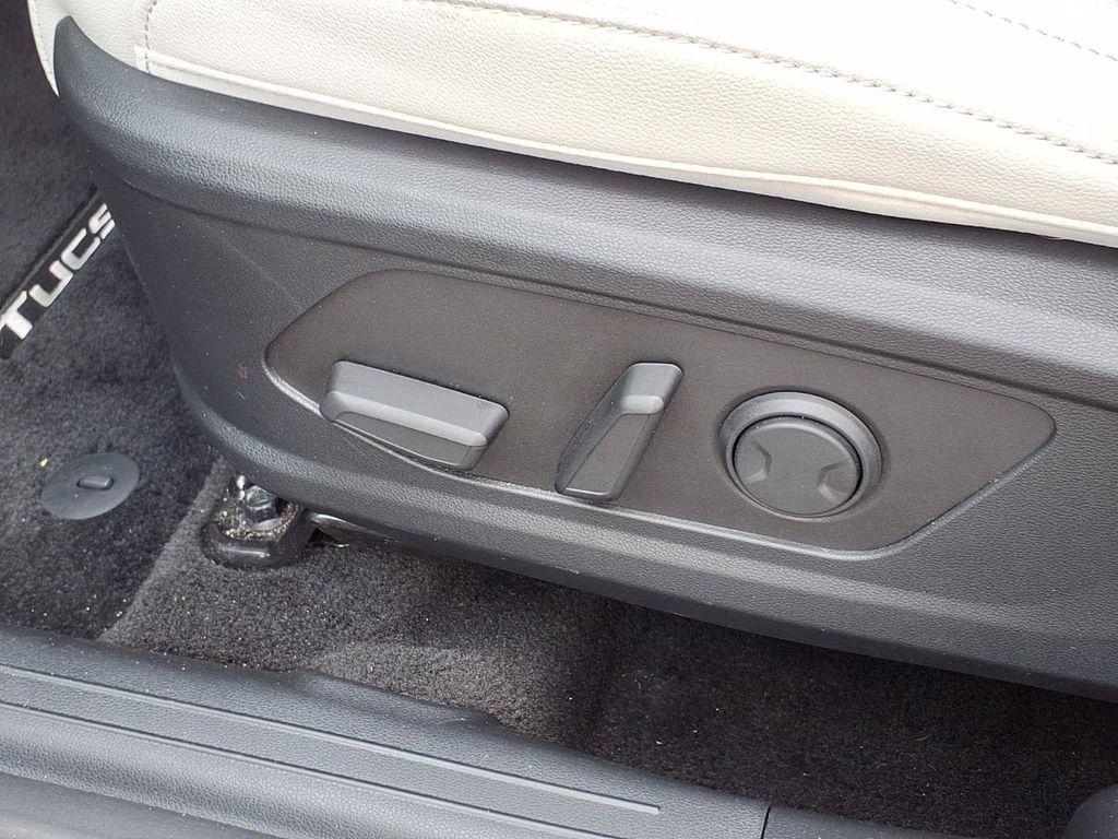 Used 2025 Hyundai Tucson SEL FWD image 30