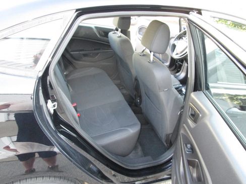 Used 2017 Ford Fiesta SE image 15