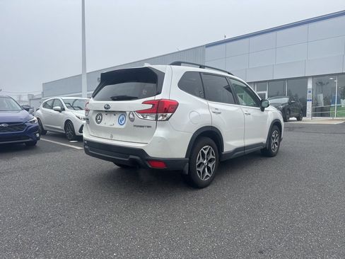 Used 2020 Subaru Forester Premium image 11
