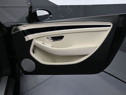 Used 2026 Bentley Continental GTC image 24