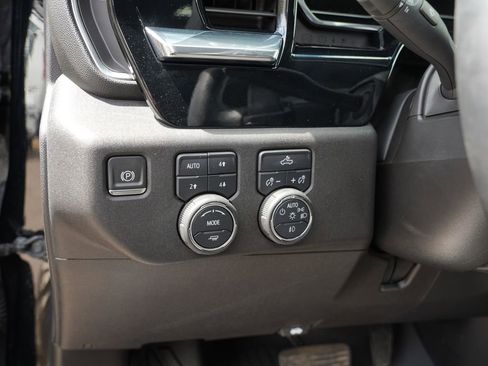 Used 2024 Chevrolet Silverado 1500 RST AWD/4WD image 16