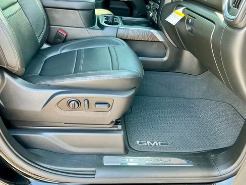Used 2022 GMC Sierra 2500 Denali w/ Denali Ultimate Package AWD/4WD image 23