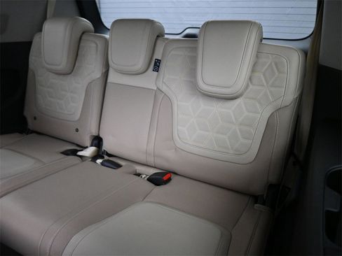 Used 2025 Nissan Armada Platinum Reserve image 25