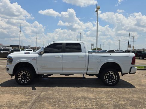 Used 2025 RAM 2500 Limited AWD/4WD image 9