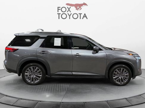 Used 2023 Nissan Pathfinder SL w/ SL Premium Package image 8