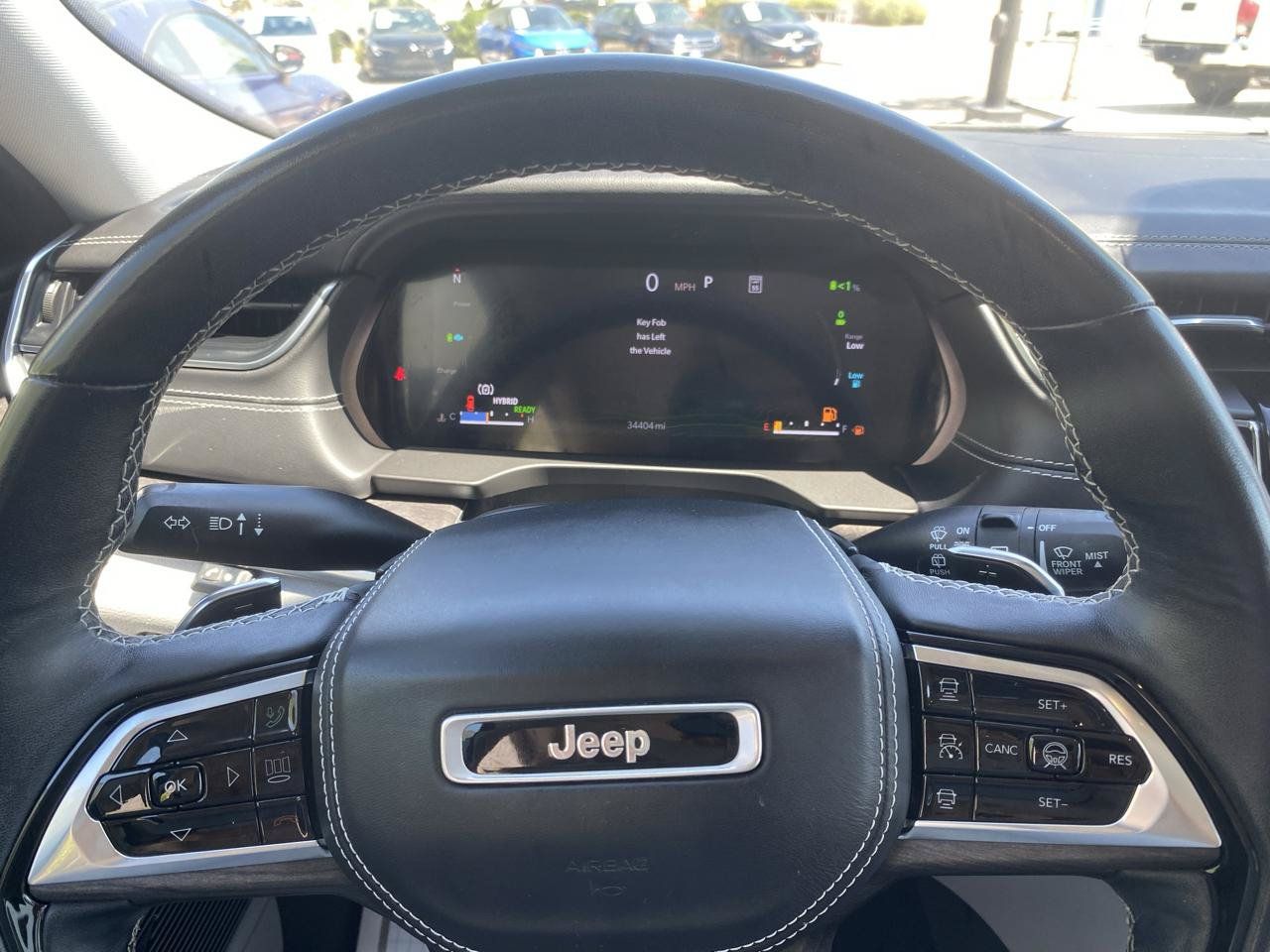 Used 2022 Jeep Grand Cherokee Overland w/ Advanced Protech Group III AWD/4WD image 19