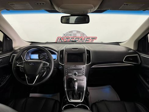 Used 2018 Ford Edge Titanium w/ Ford Safe & Smart Package FWD image 11