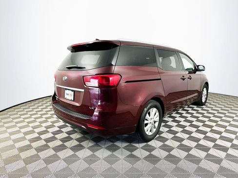 Used 2016 Kia Sedona LX w/ Option Group 020 FWD image 10