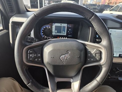 Used 2022 Ford Bronco Outer Banks w/ Sasquatch Package image 12