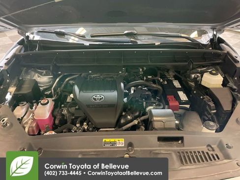 Used 2023 Toyota Highlander XLE image 14