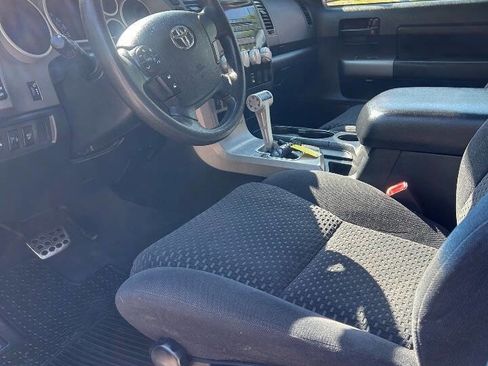 Used 2010 Toyota Tundra 4x4 Double Cab image 12