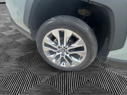 Used 2020 Toyota RAV4 XLE Premium image 10