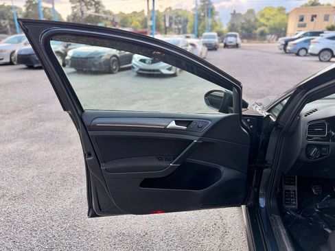 Used 2018 Volkswagen GTI SE FWD image 14