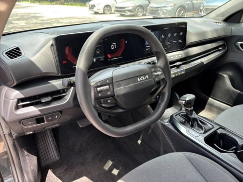 Used 2025 Kia K4 FWD image 33