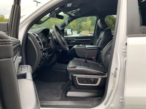 Used 2025 RAM 1500 Laramie image 30