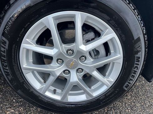 Used 2024 Chevrolet Equinox LS w/ LS Convenience Package FWD image 9